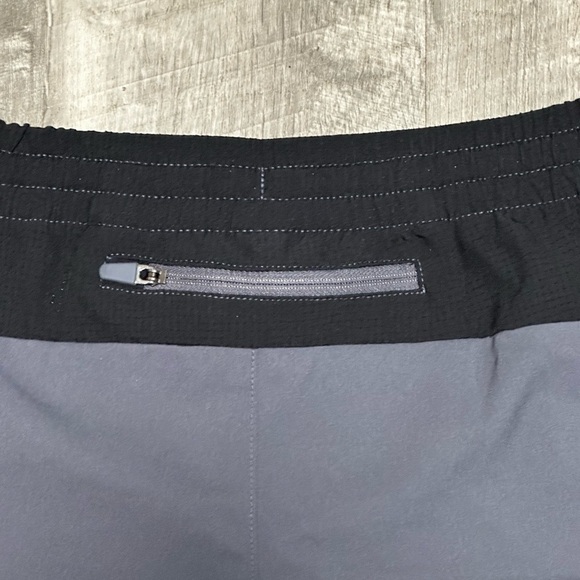 Boys Old Navy Basketball Youth Medium 8 Shorts Athletic Black Gray Active NWT - Picture 7 of 9